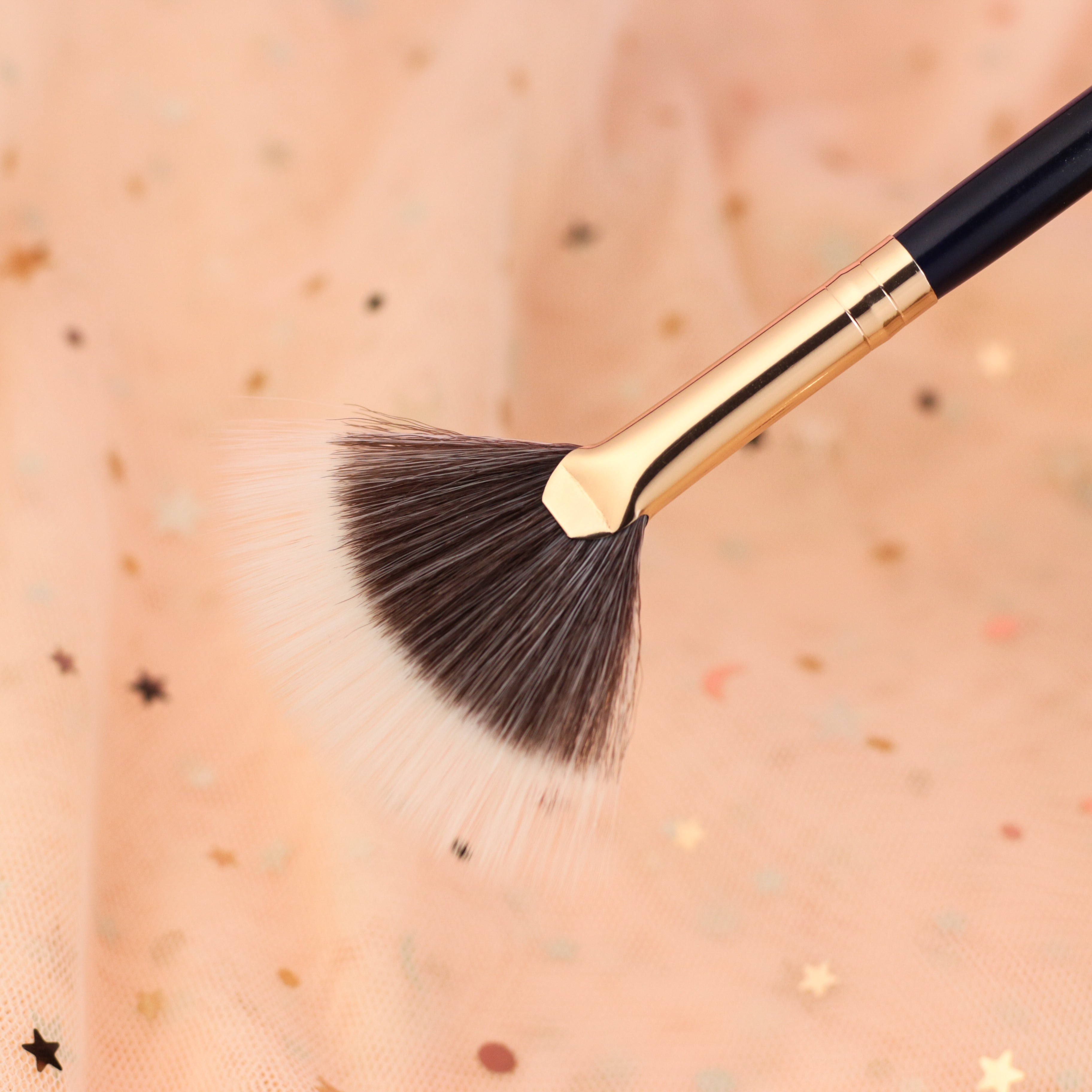Duo-fibre Fan - 13rushes - Singapore's best makeup brushes