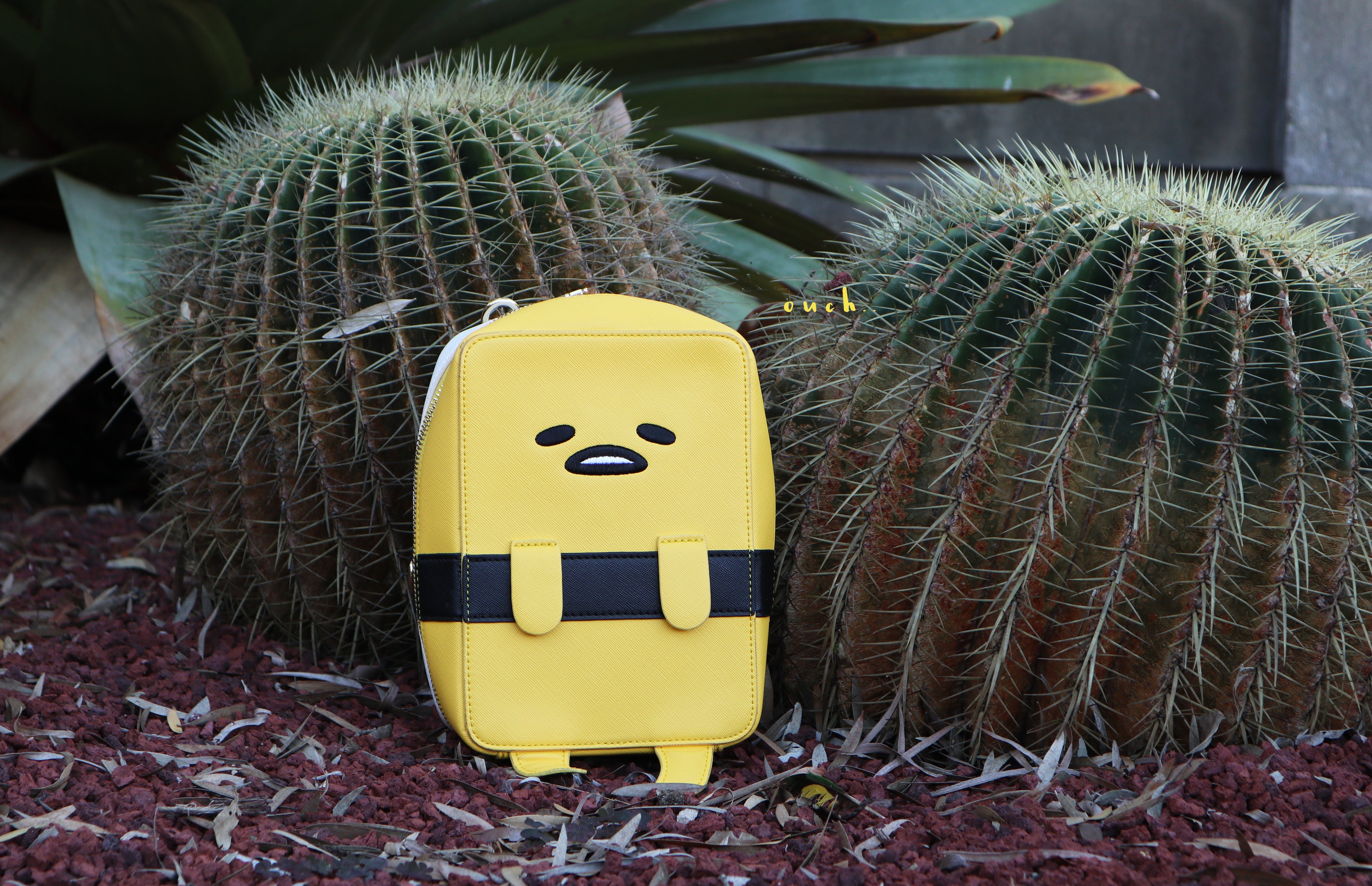 Gudetama's lazy brush bag