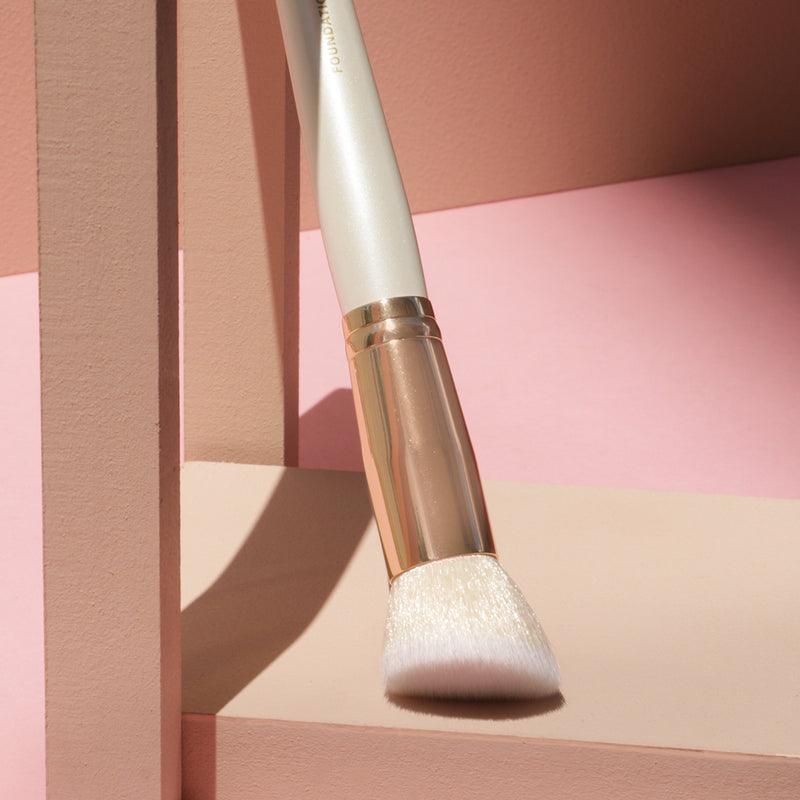 [Slightly pokey] Foundation.Concealer